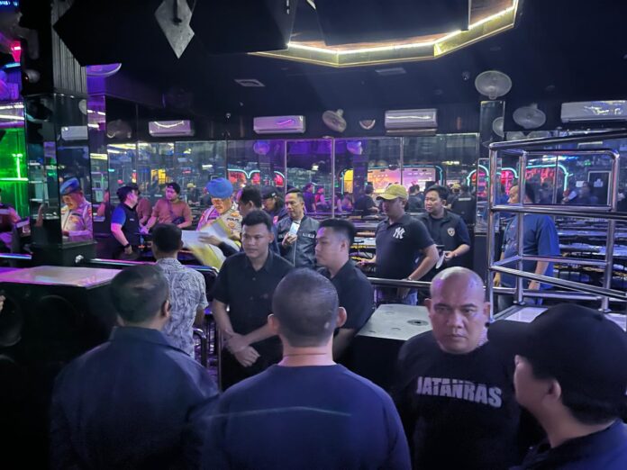 Suasana Diskoyik DA sesaat setelah peristiwa penikaman
